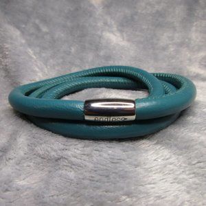 Endless Triple Silver Clasp Green Bayou Leather Bracelet By JLO 8.5 inch NEW A52